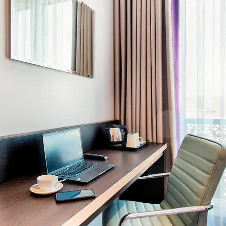 Premier Centre Hotell 3*